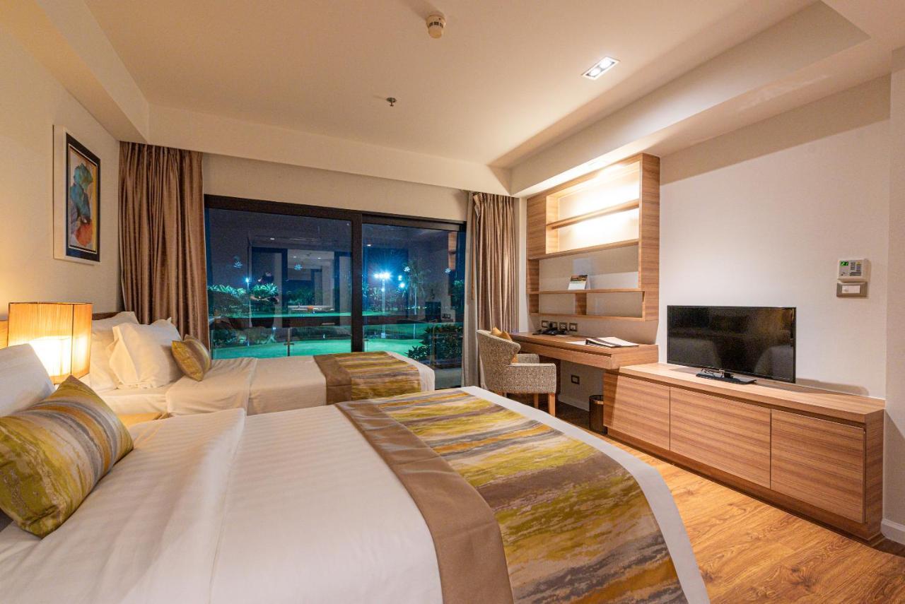 Summit Windmill Golf Suite Hotel At Suvarnabhumi Bangkok Exterior foto
