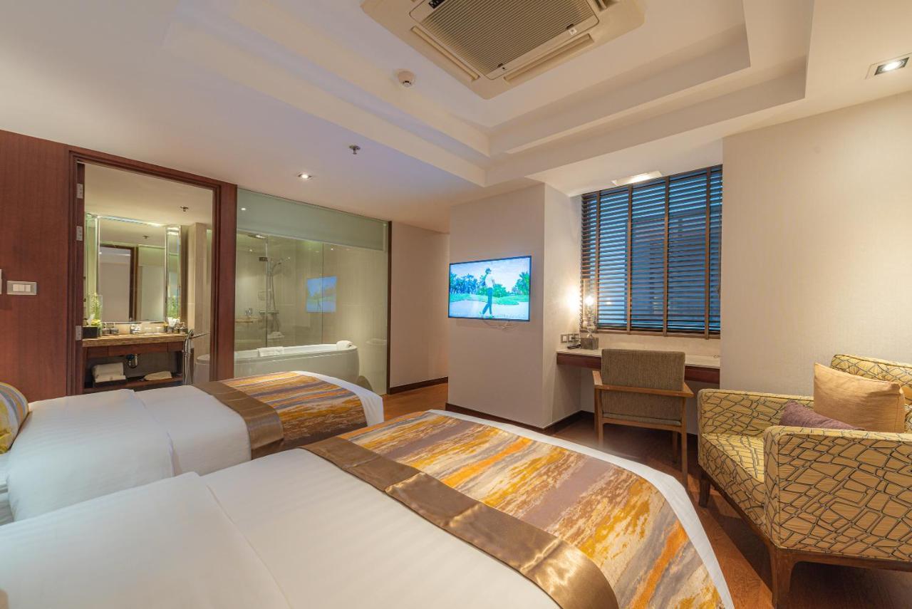 Summit Windmill Golf Suite Hotel At Suvarnabhumi Bangkok Exterior foto Deluxe Room